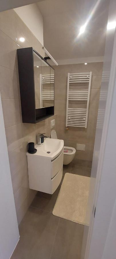 Marina Apartment Сесвете Екстериор снимка