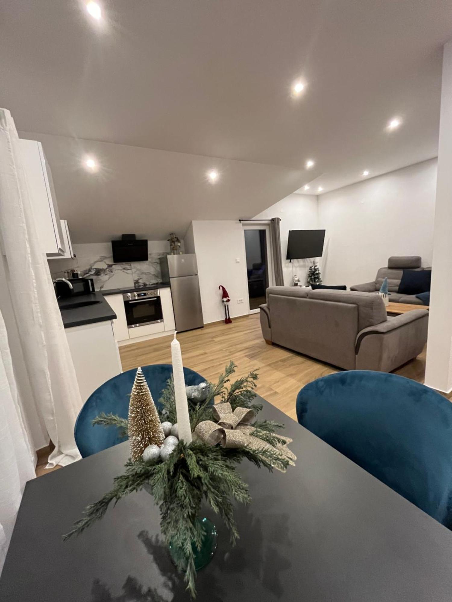 Marina Apartment Сесвете Екстериор снимка